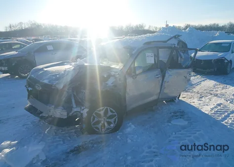 2022 Subaru Forester Premium z USA, uszkodzony, nr VIN JF2SKAEC9NH477144